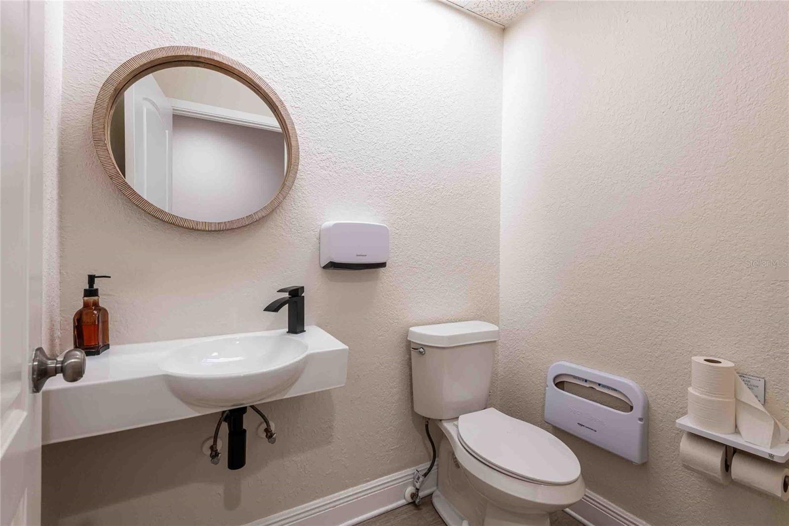 Listing photo id 26 for 4109 Armenia