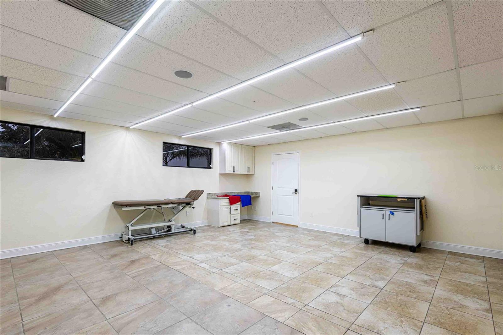 Listing photo id 1 for 4109 Armenia