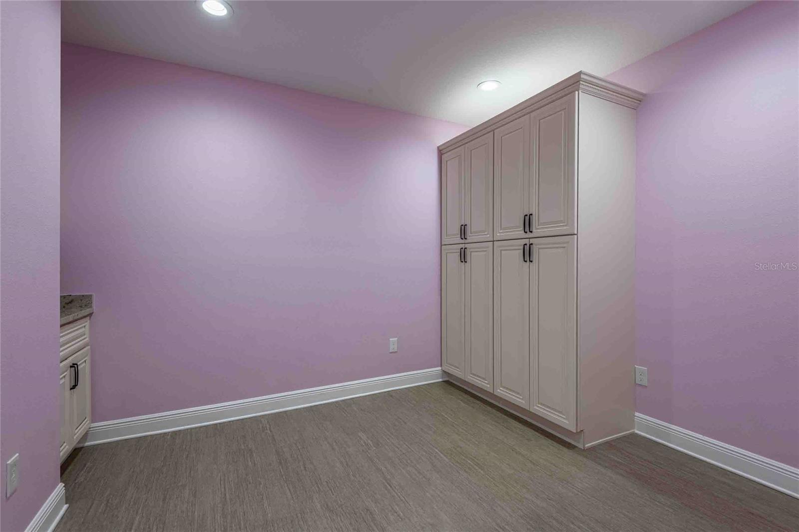 Listing photo id 30 for 4109 Armenia