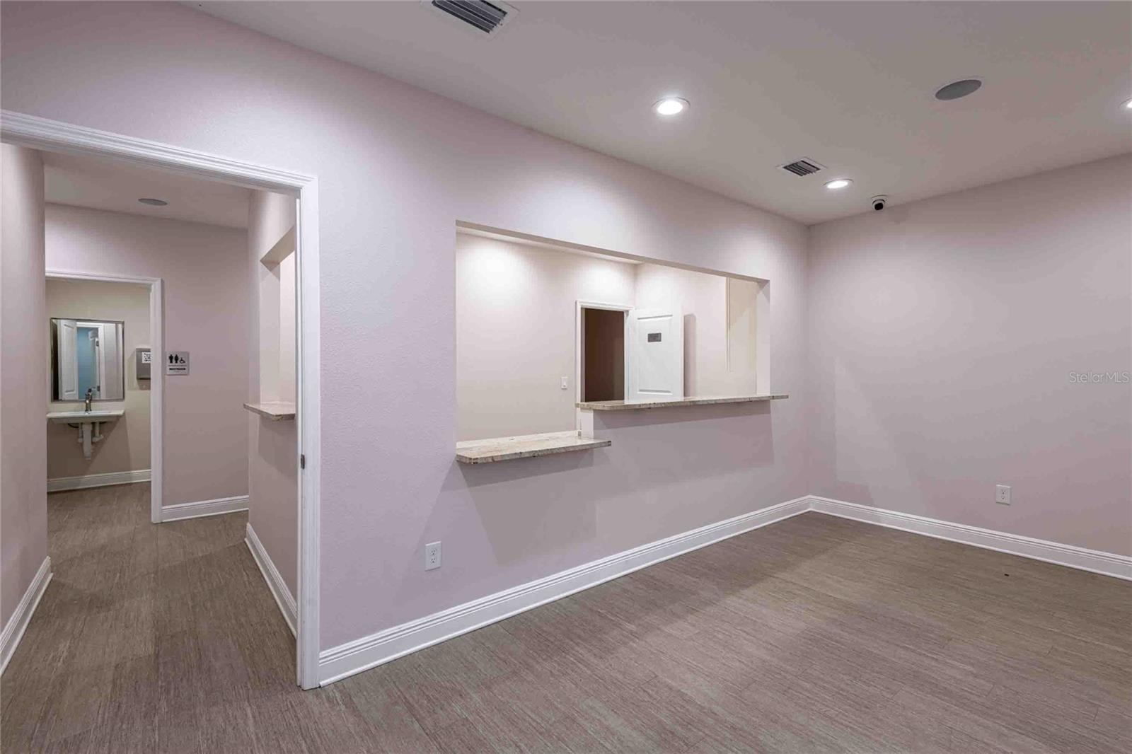 Listing photo id 33 for 4109 Armenia