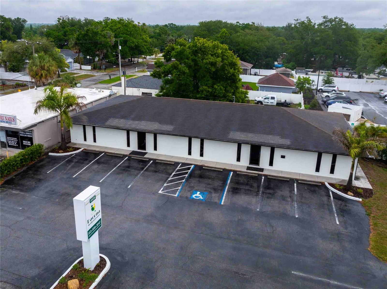 Listing photo id 4 for 4109 Armenia