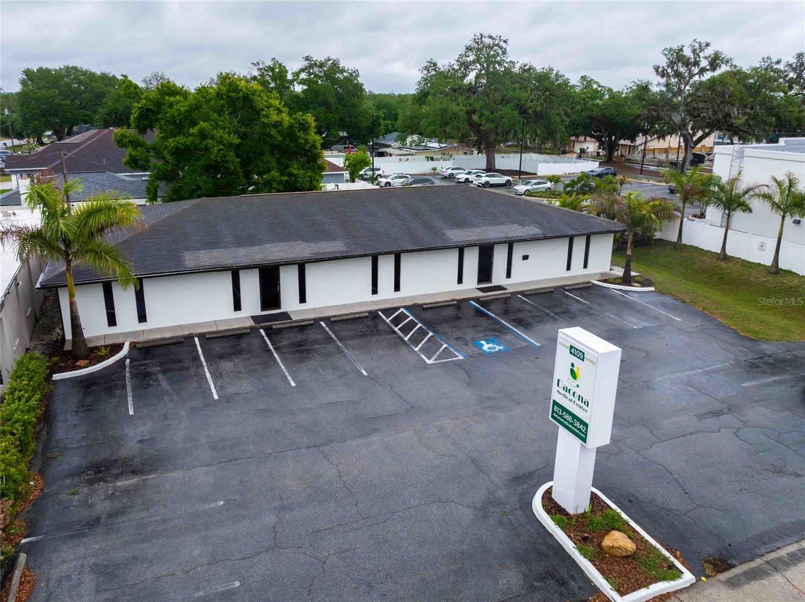 Listing photo id 5 for 4109 Armenia