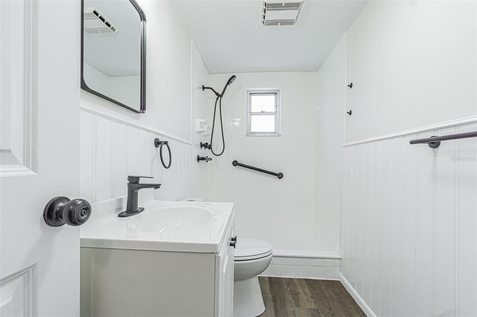 Image 16 of 27 For 5165 Greenwood Street