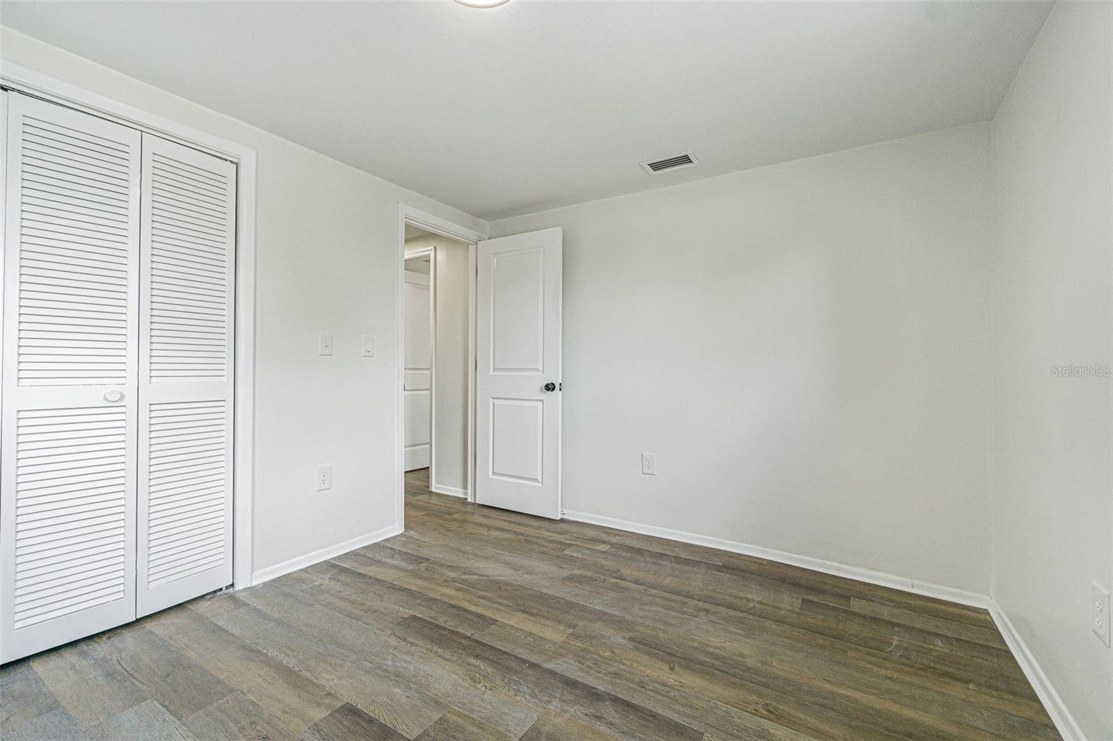 Image 20 of 27 For 5165 Greenwood Street