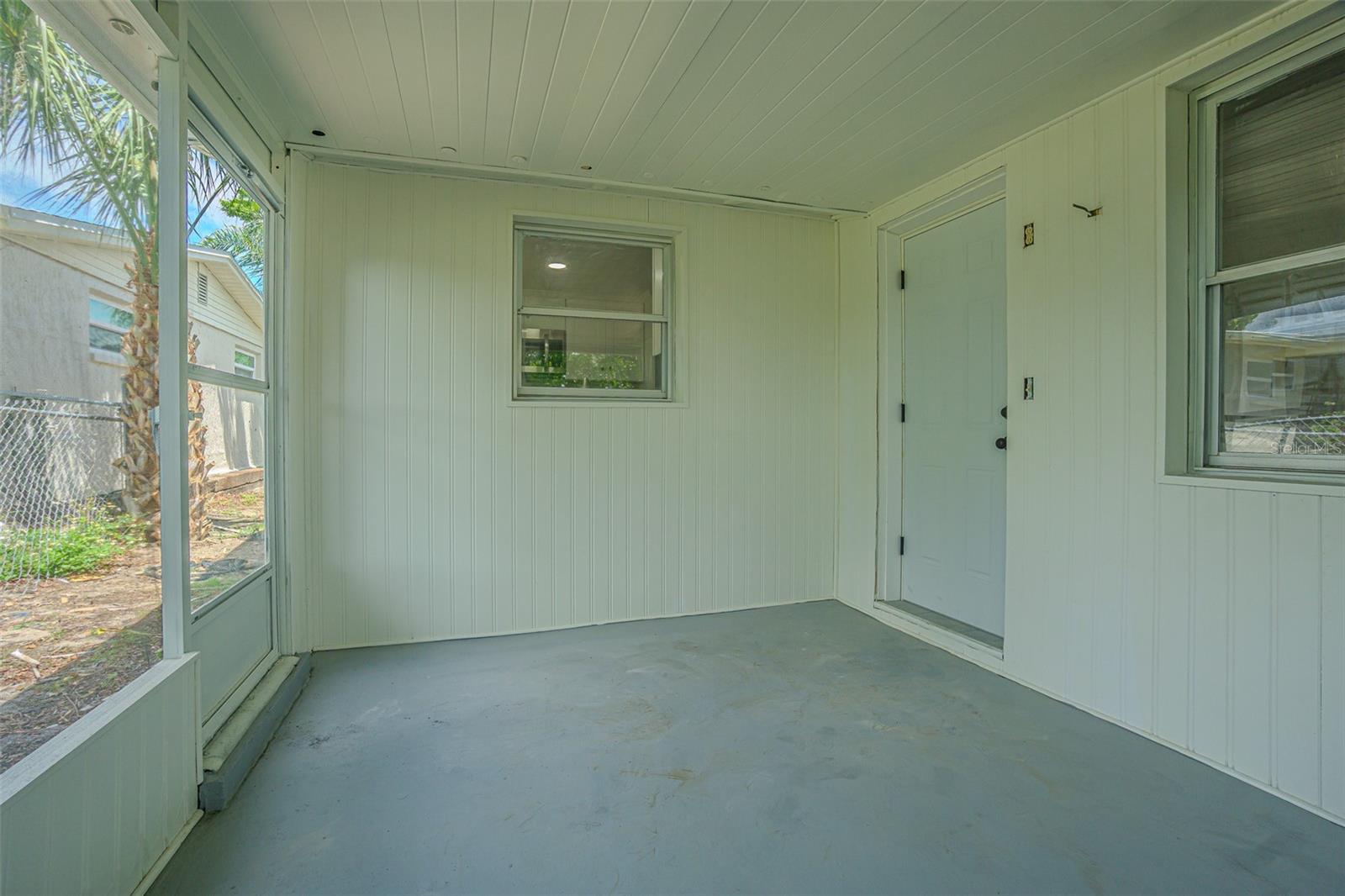 Image 24 of 27 For 5165 Greenwood Street