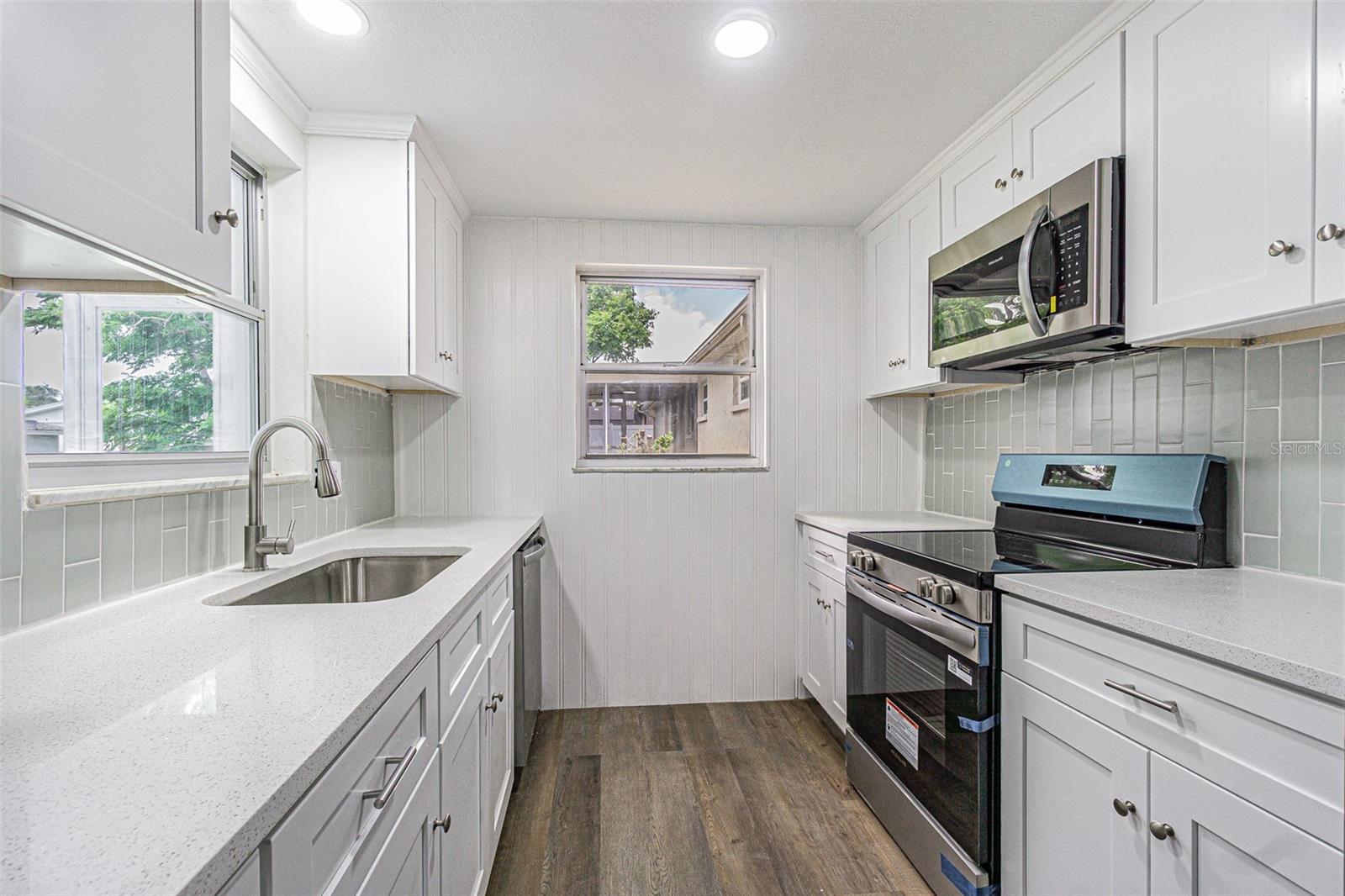 Image 6 of 27 For 5165 Greenwood Street