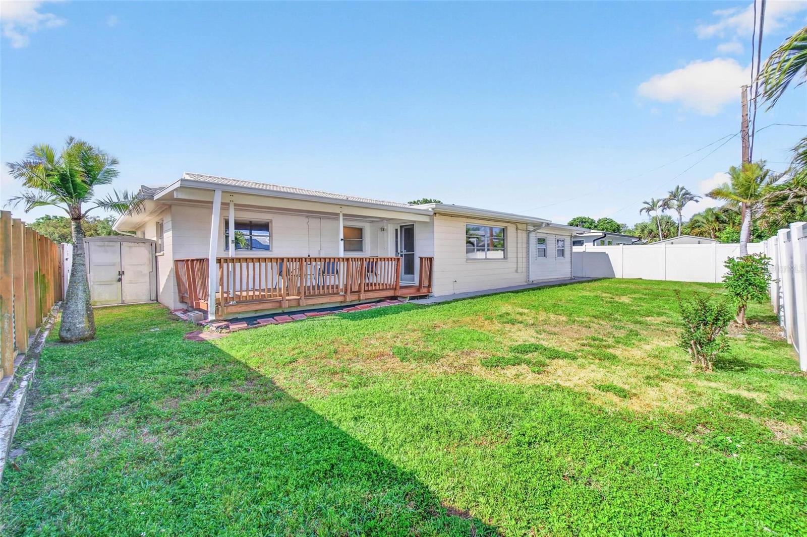 Image 12 of 15 For 11225 59th Avenue