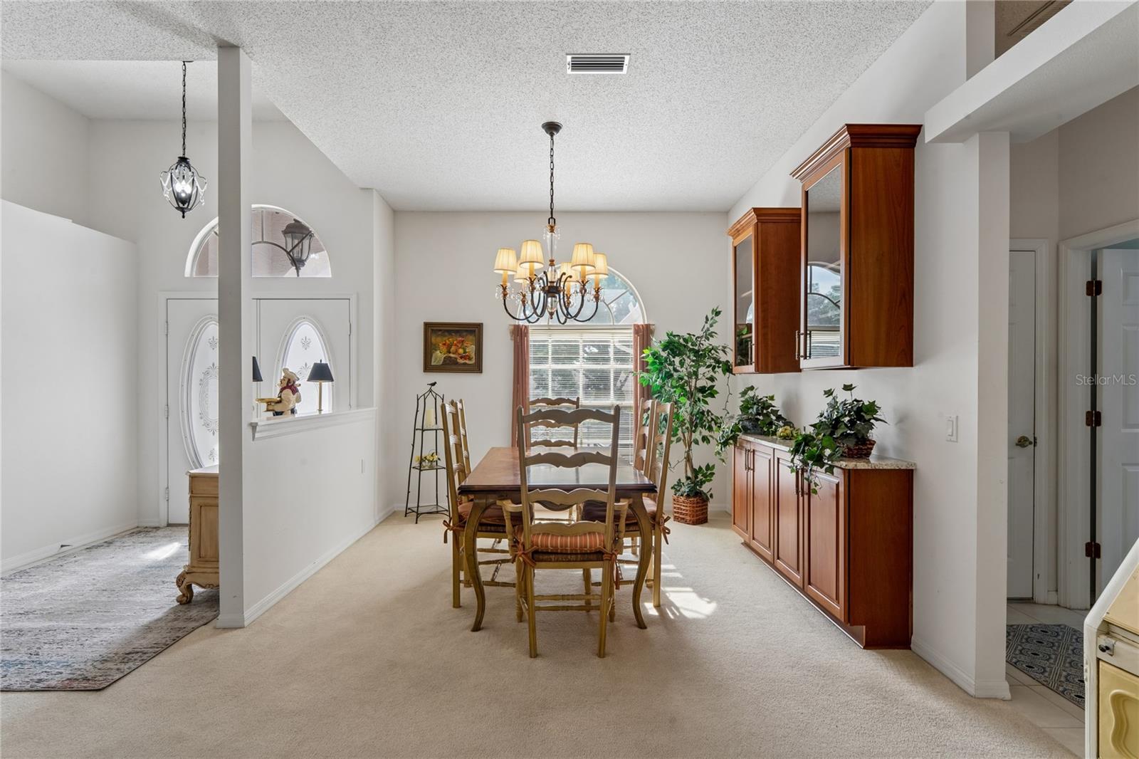 Image 20 of 94 For 2047 Overbrook Lane