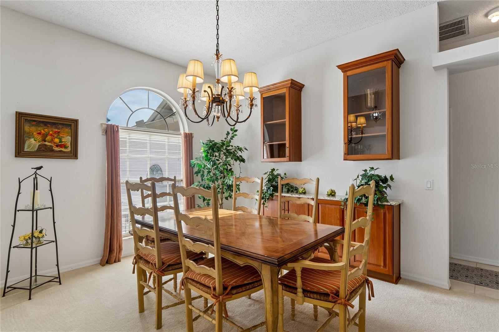 Image 21 of 94 For 2047 Overbrook Lane