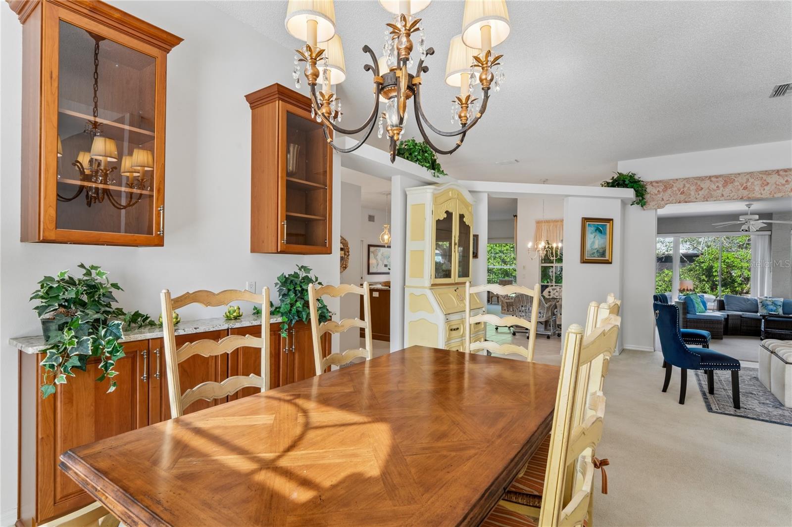 Image 22 of 94 For 2047 Overbrook Lane