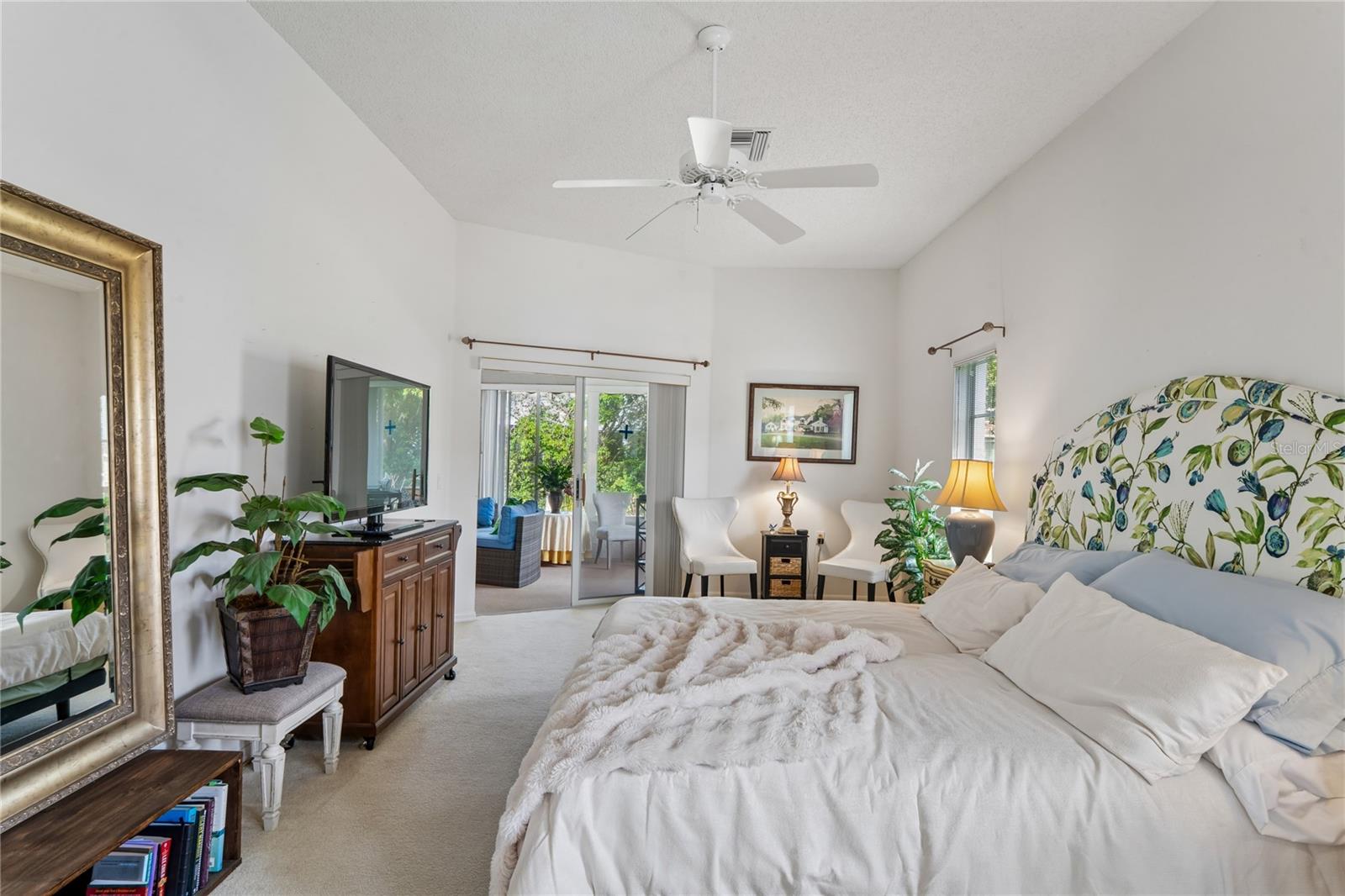 Image 28 of 94 For 2047 Overbrook Lane