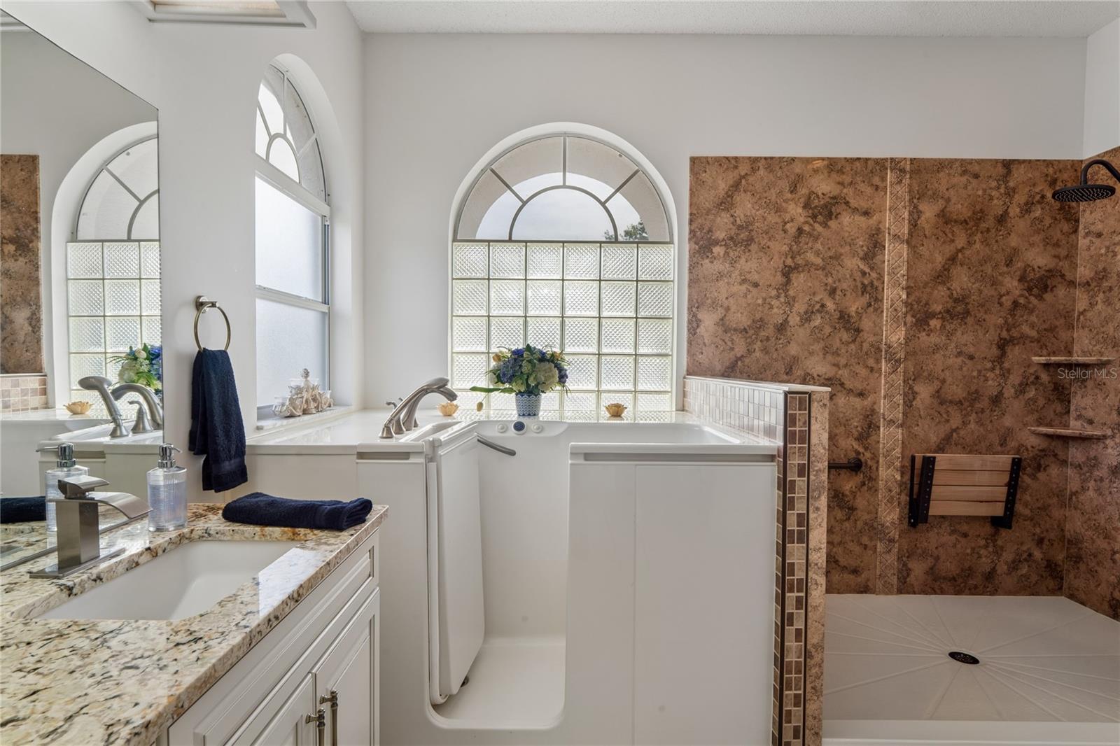 Image 33 of 94 For 2047 Overbrook Lane