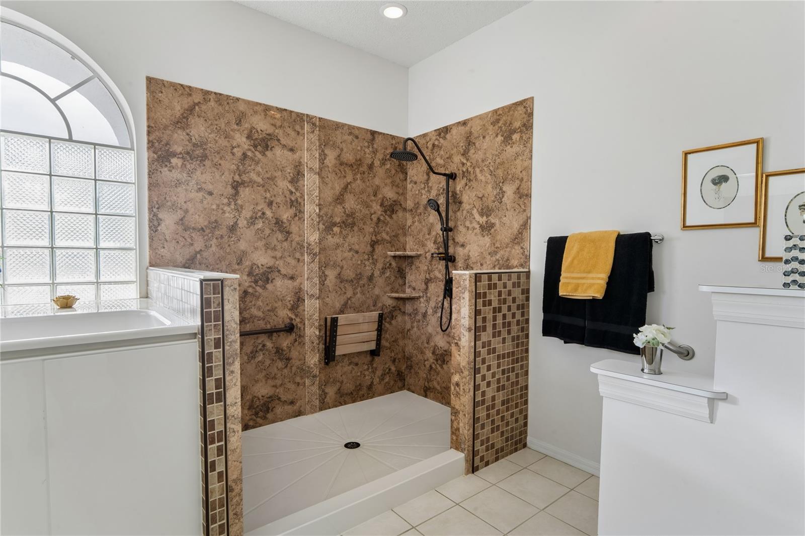 Image 34 of 94 For 2047 Overbrook Lane