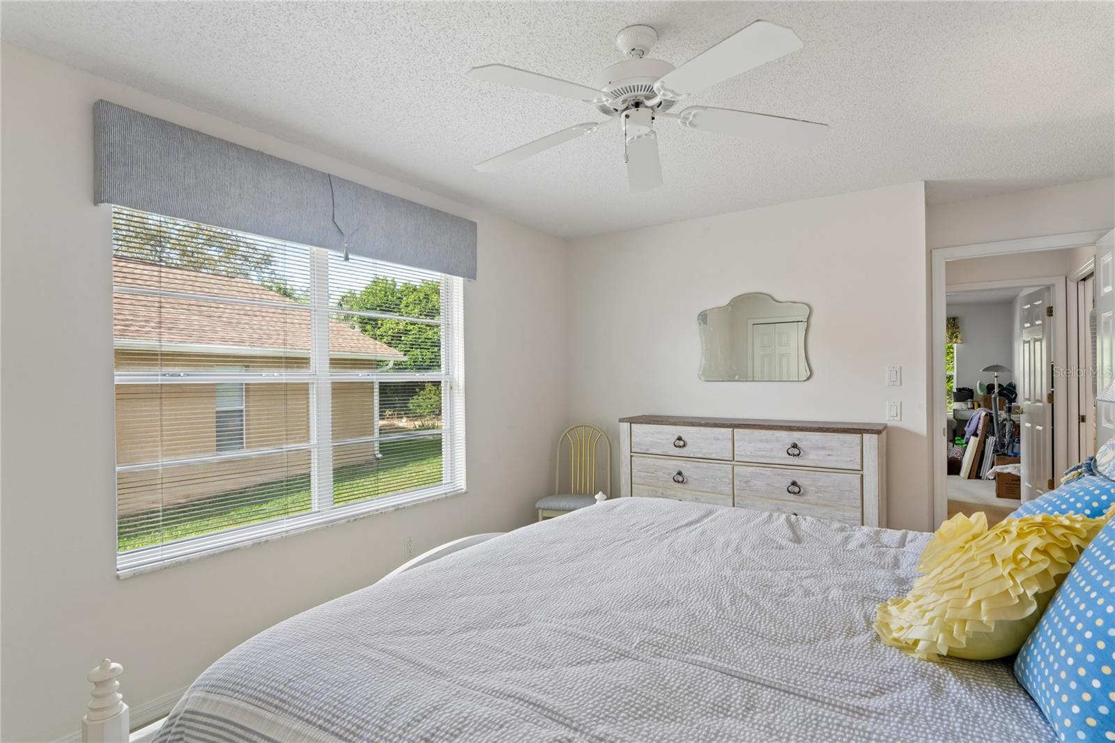 Image 38 of 94 For 2047 Overbrook Lane