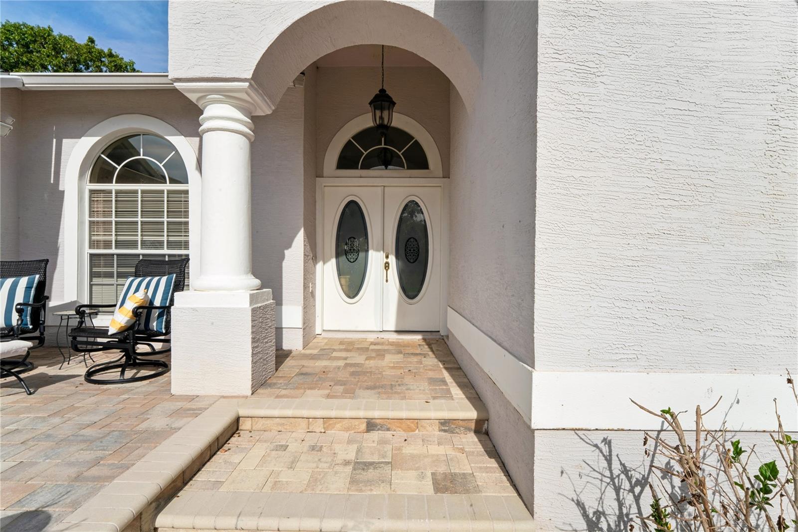 Image 4 of 94 For 2047 Overbrook Lane