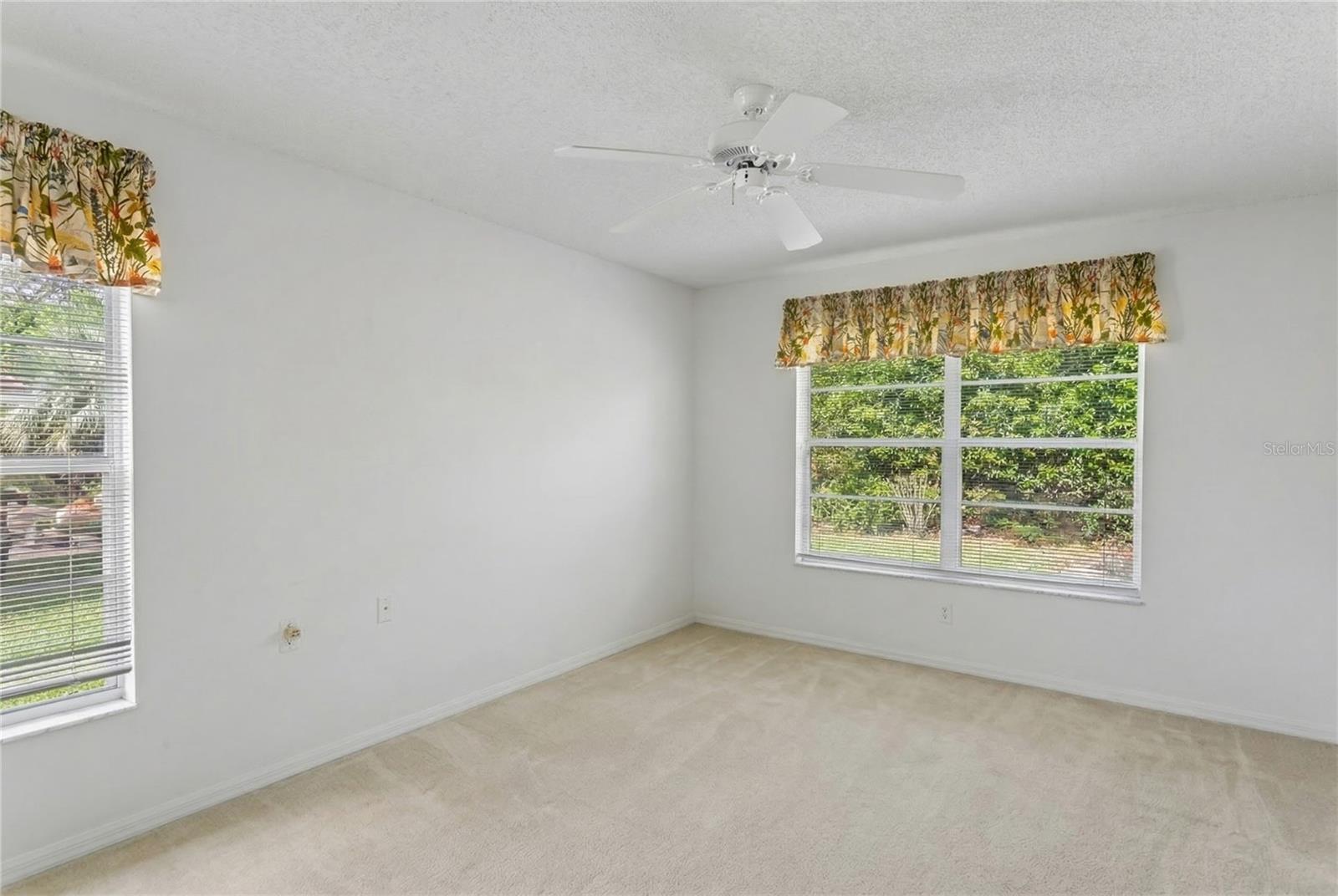 Image 43 of 94 For 2047 Overbrook Lane