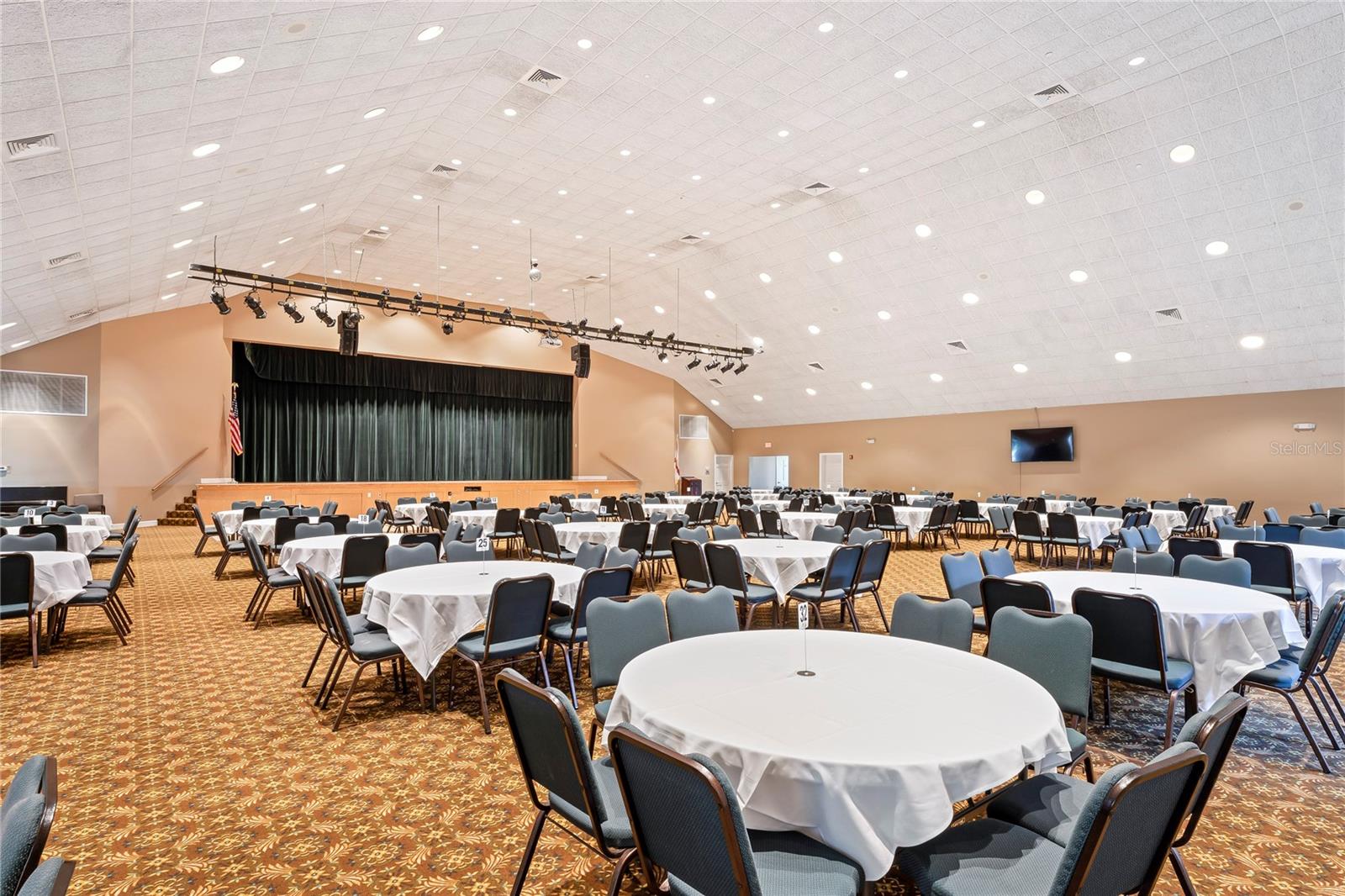 Image 77 of 94 For 2047 Overbrook Lane