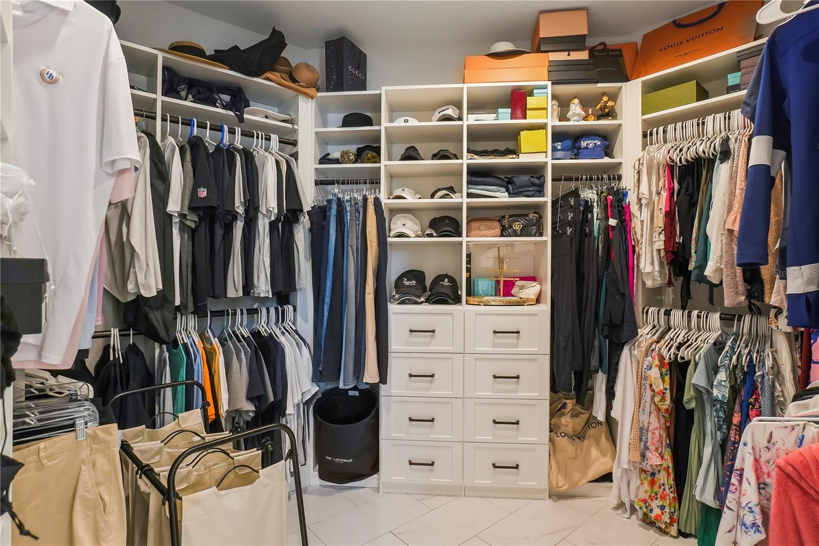 Listing photo id 10 for 2115 Lincoln Avenue