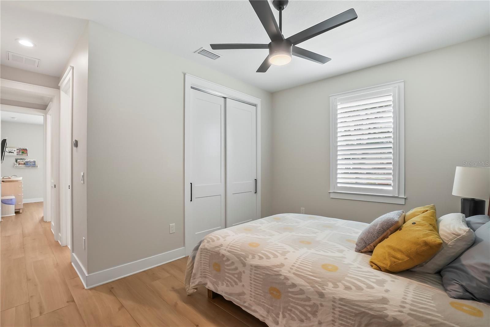 Listing photo id 12 for 2115 Lincoln Avenue