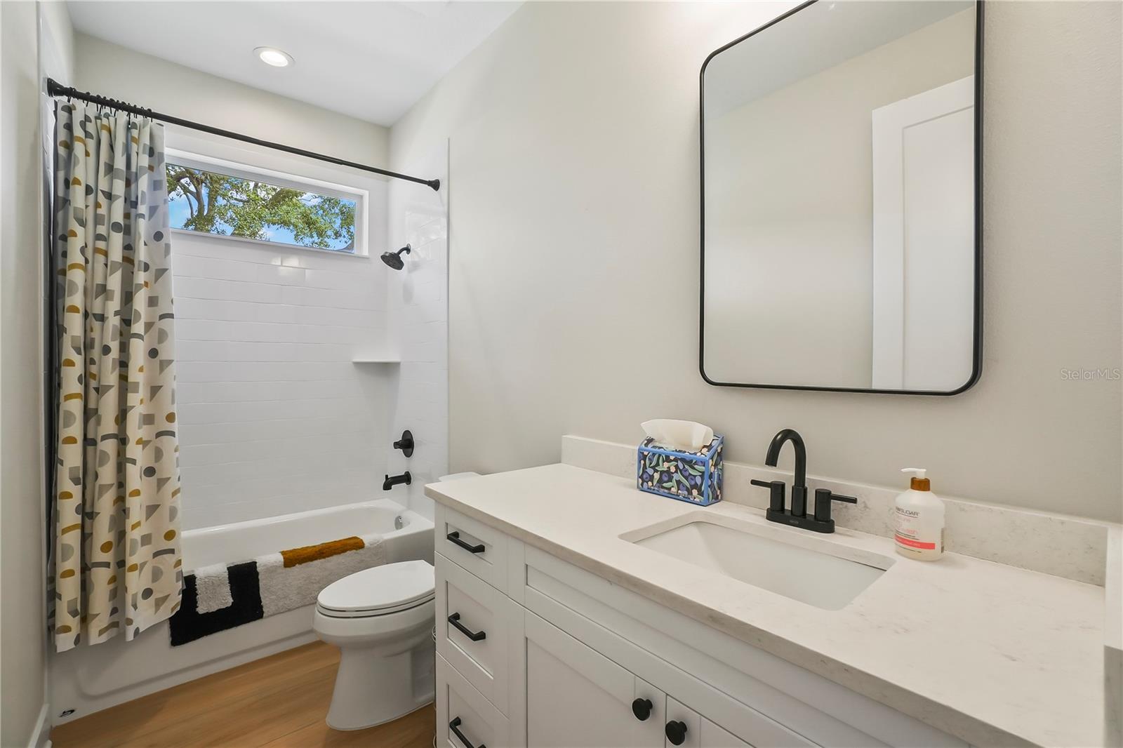 Listing photo id 16 for 2115 Lincoln Avenue