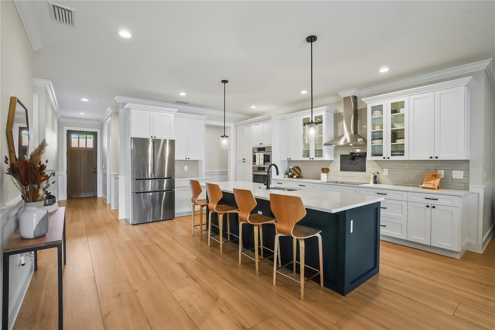 Listing photo id 20 for 2115 Lincoln Avenue