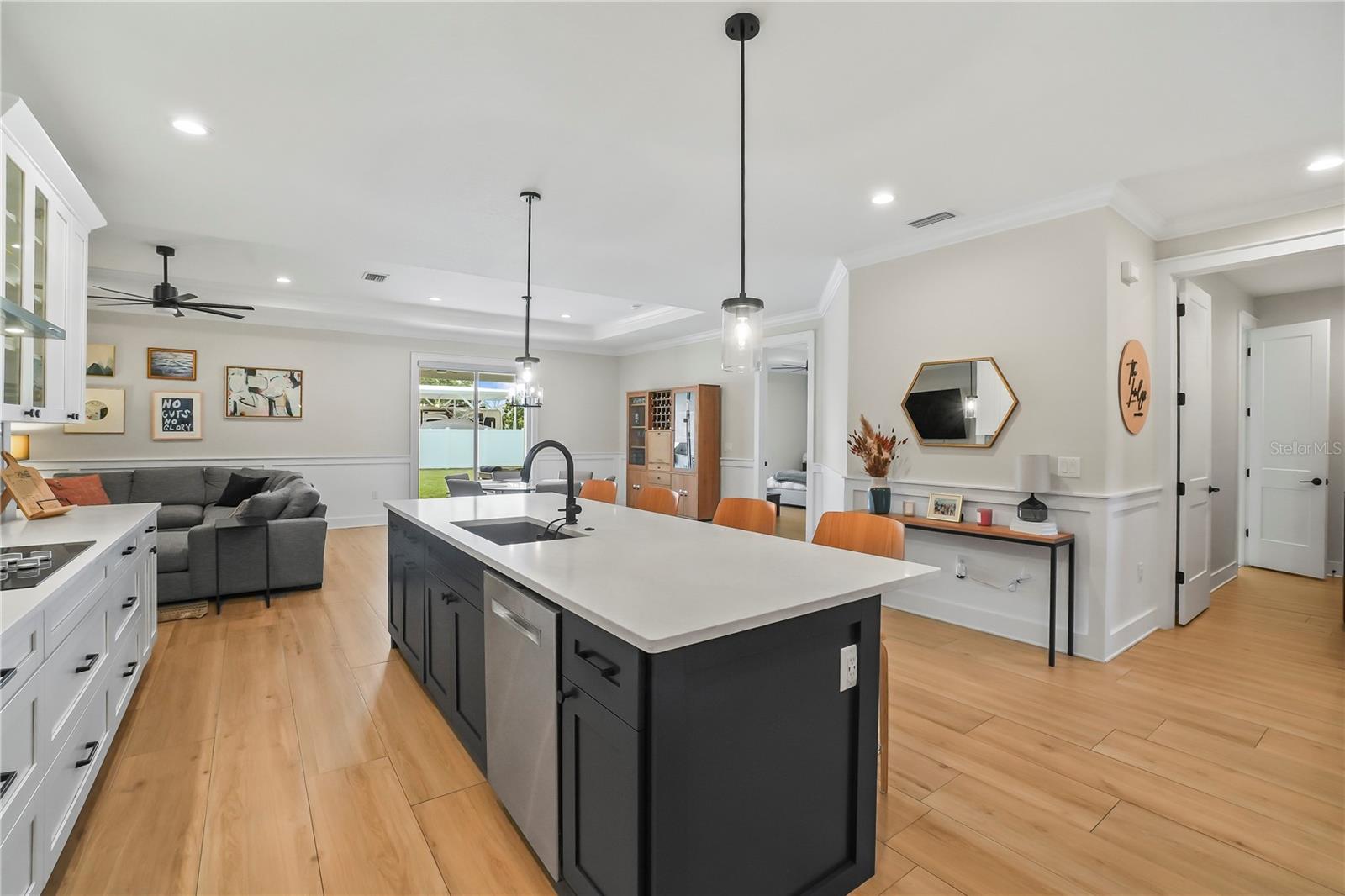 Listing photo id 22 for 2115 Lincoln Avenue