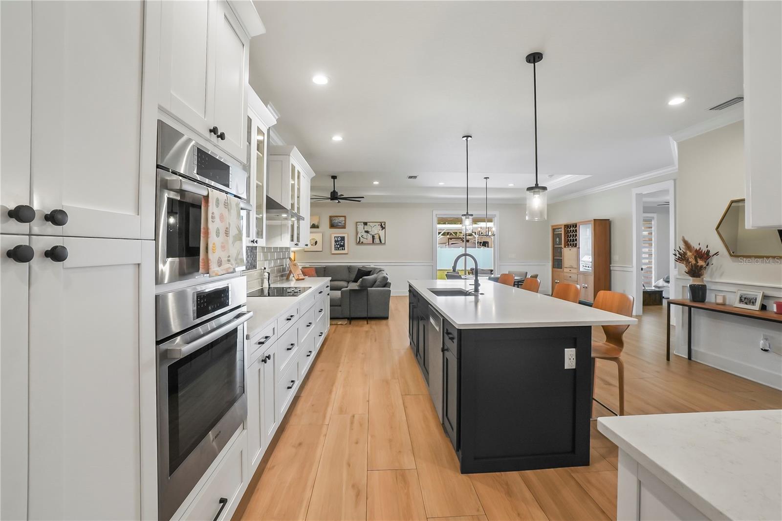 Listing photo id 23 for 2115 Lincoln Avenue