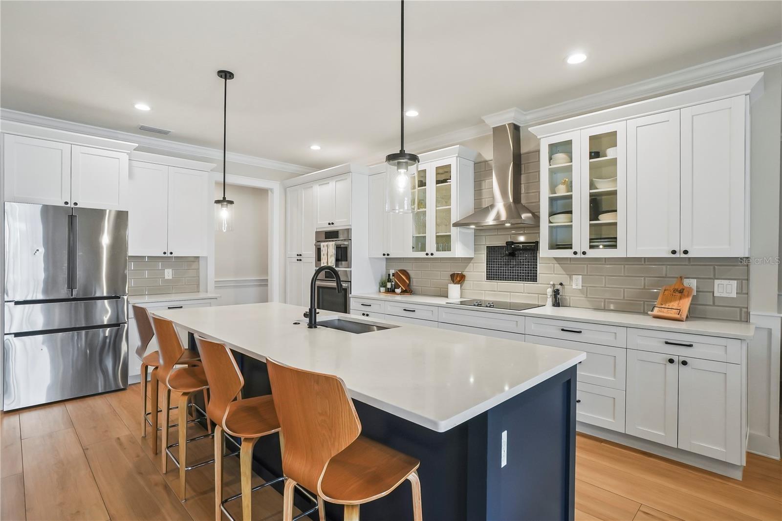 Listing photo id 24 for 2115 Lincoln Avenue