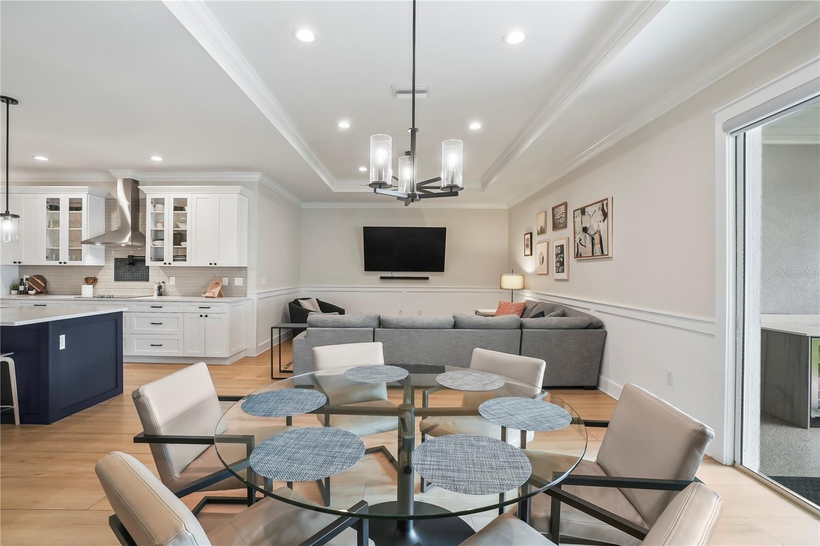 Listing photo id 26 for 2115 Lincoln Avenue