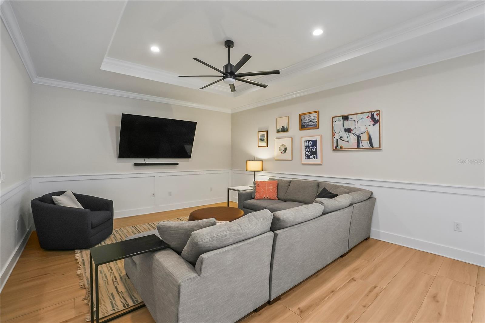 Listing photo id 30 for 2115 Lincoln Avenue