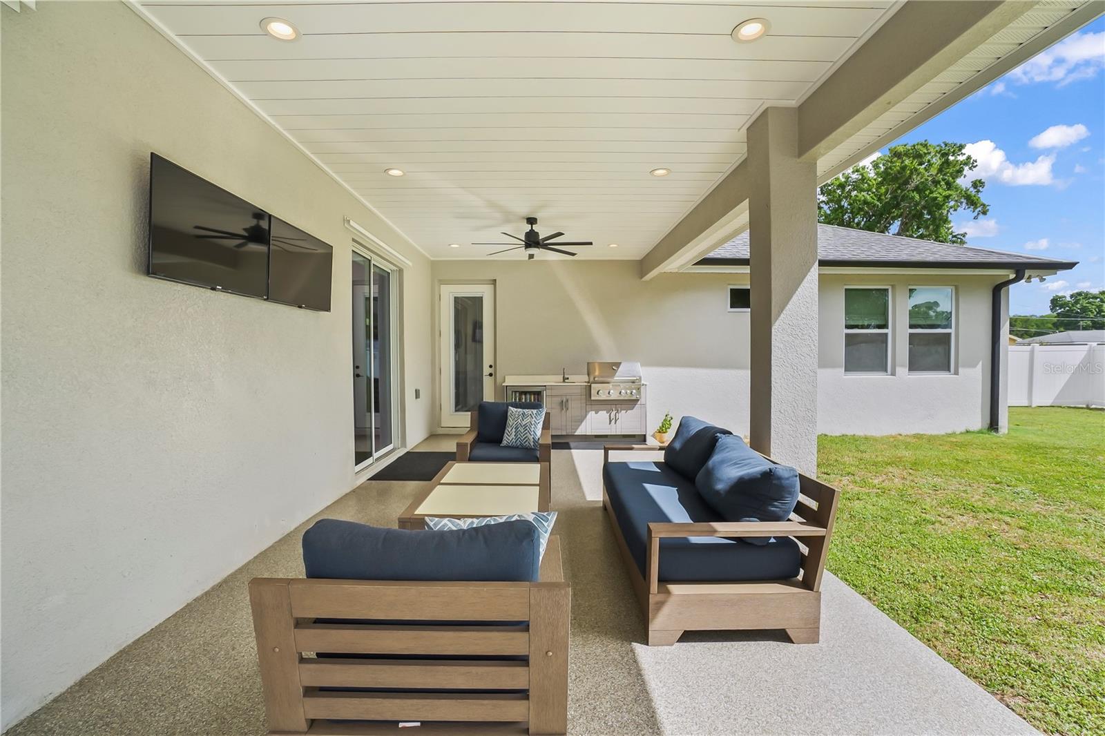 Listing photo id 34 for 2115 Lincoln Avenue