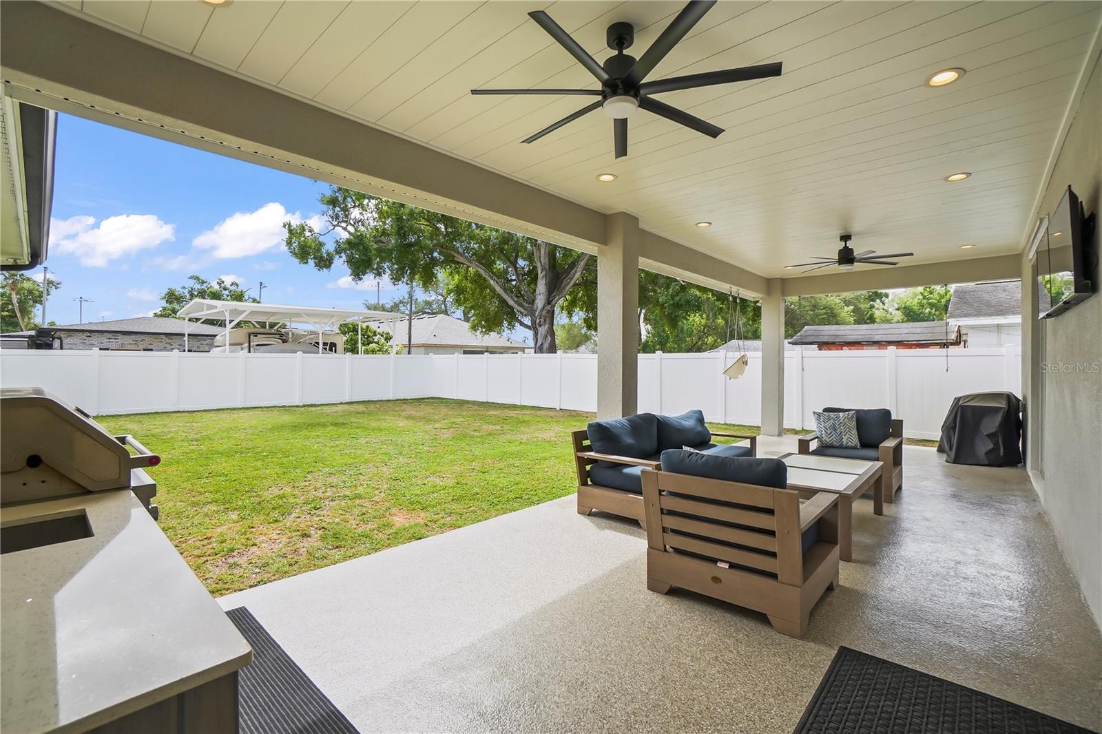 Listing photo id 35 for 2115 Lincoln Avenue