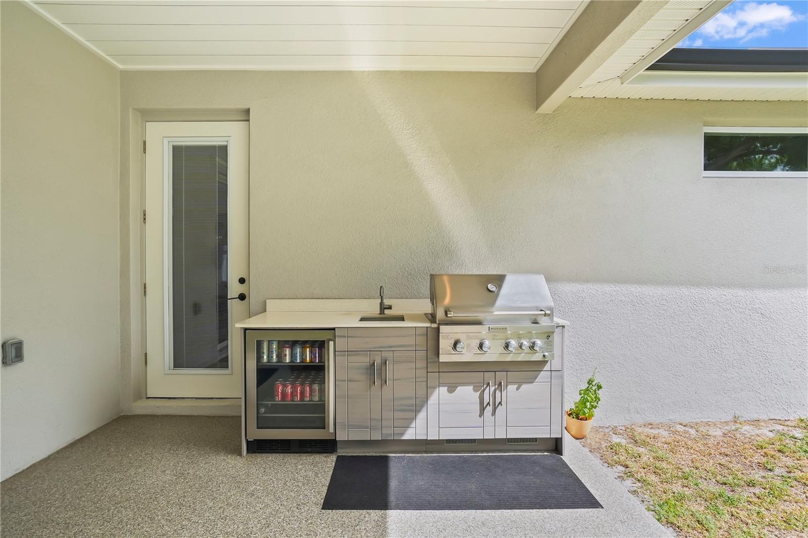 Listing photo id 36 for 2115 Lincoln Avenue