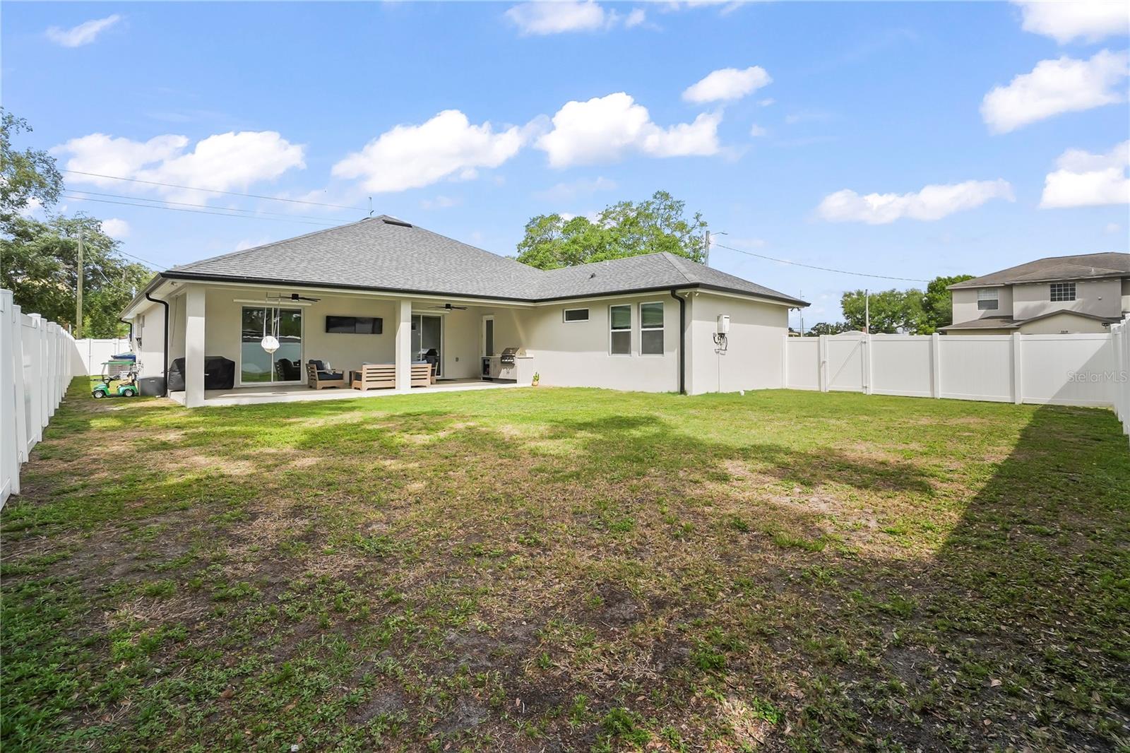 Listing photo id 37 for 2115 Lincoln Avenue