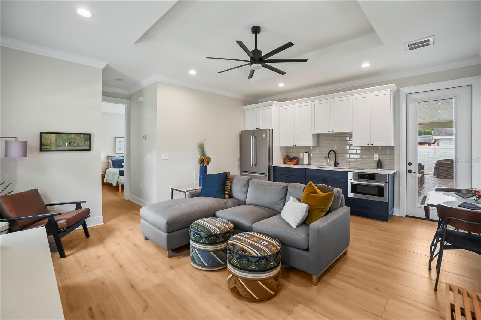 Listing photo id 40 for 2115 Lincoln Avenue