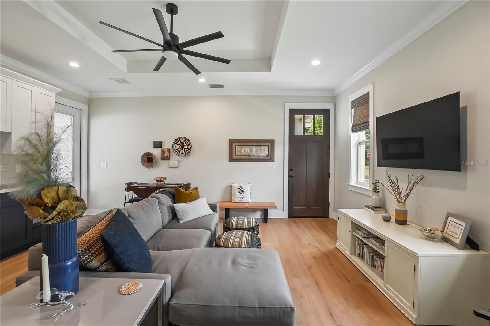 Listing photo id 41 for 2115 Lincoln Avenue