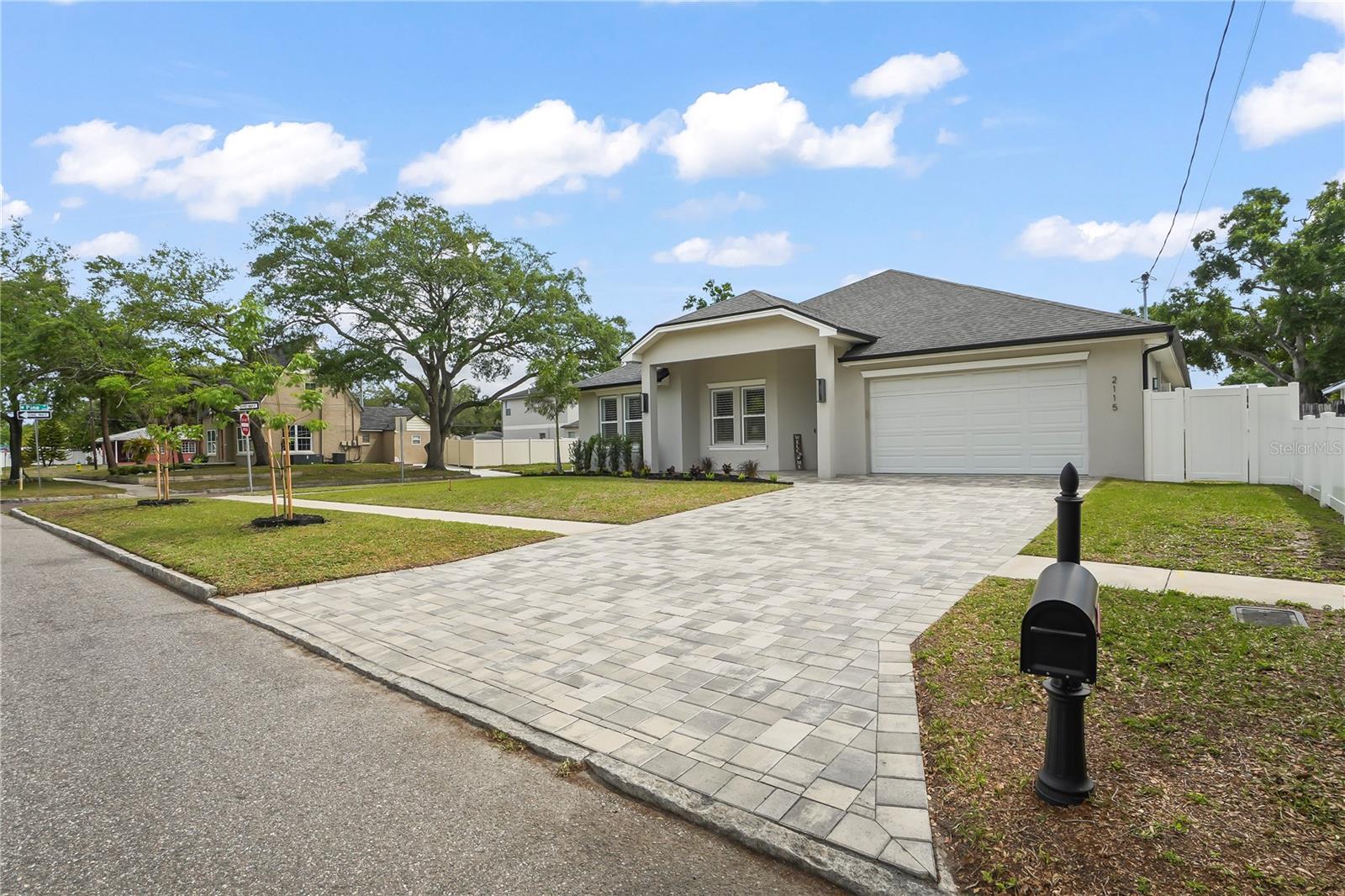 Listing photo id 46 for 2115 Lincoln Avenue