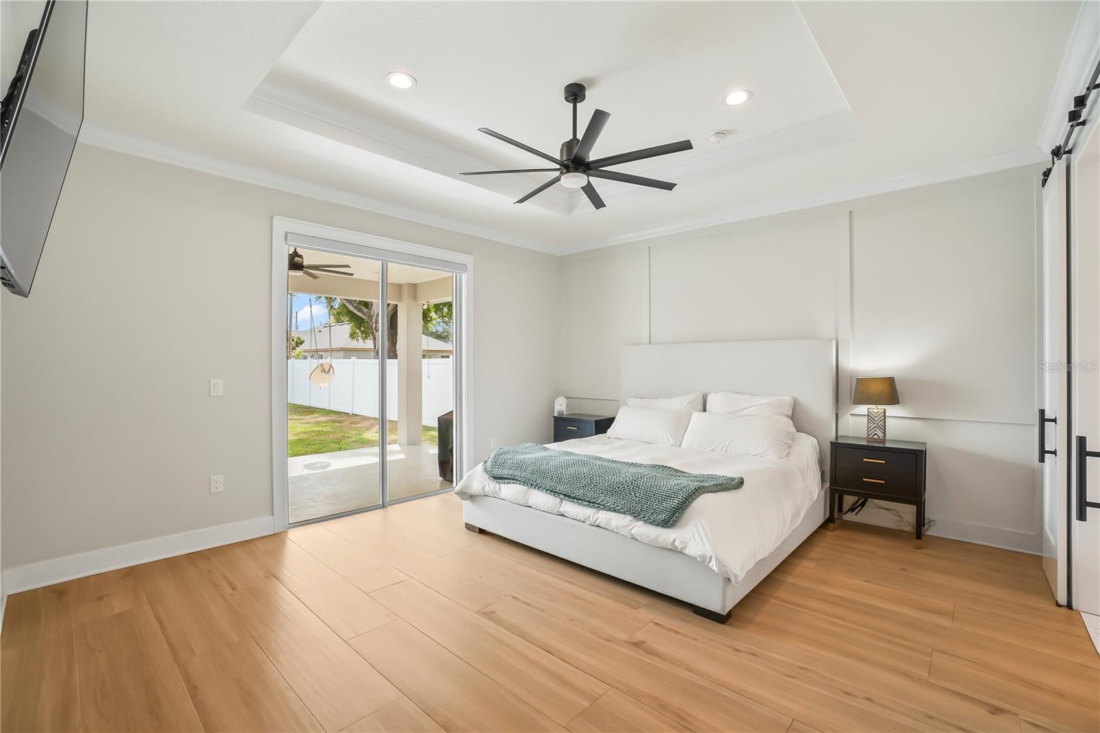 Listing photo id 4 for 2115 Lincoln Avenue