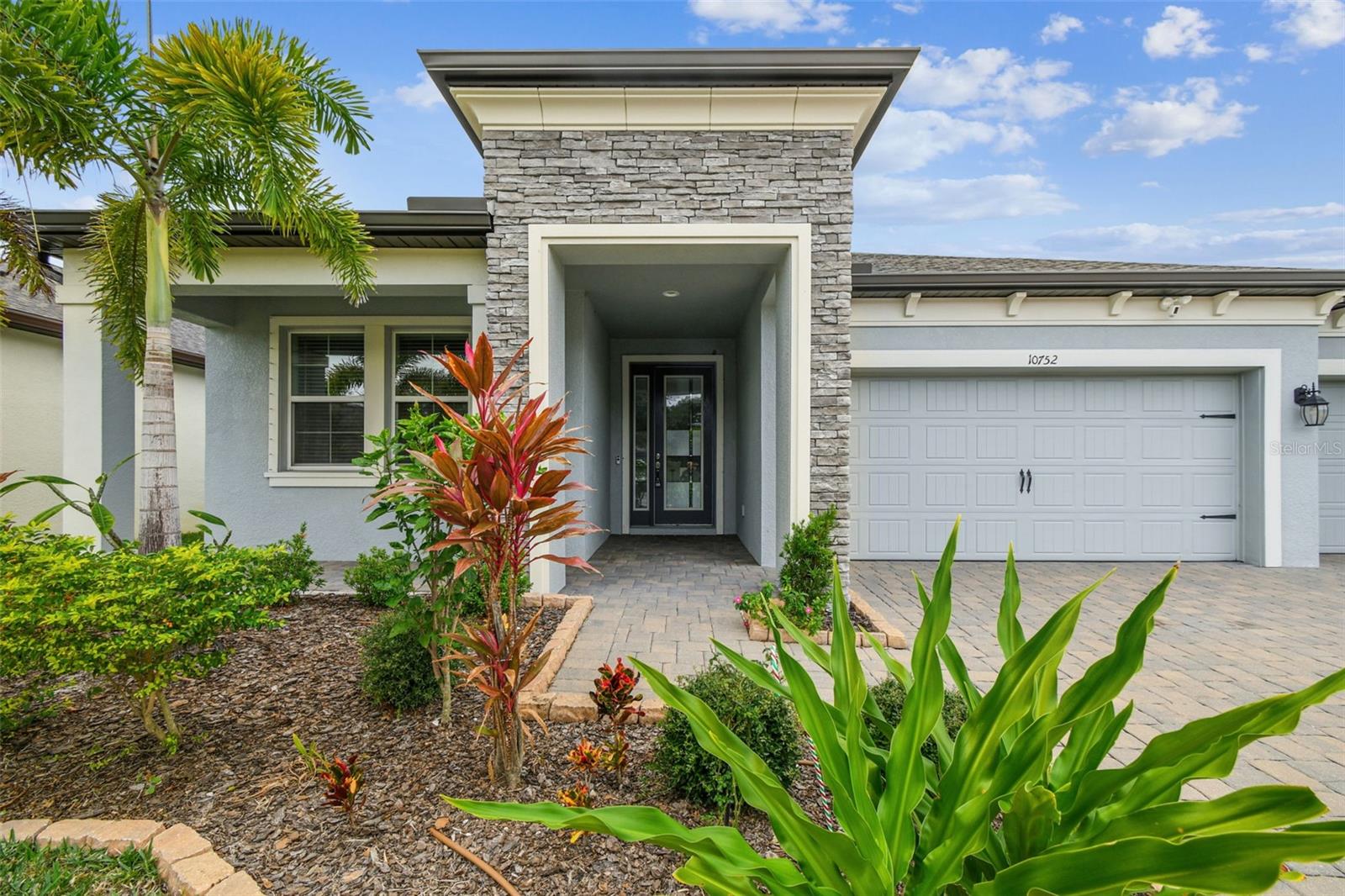 Image 3 of 72 For 10752 Green Harvest Drive