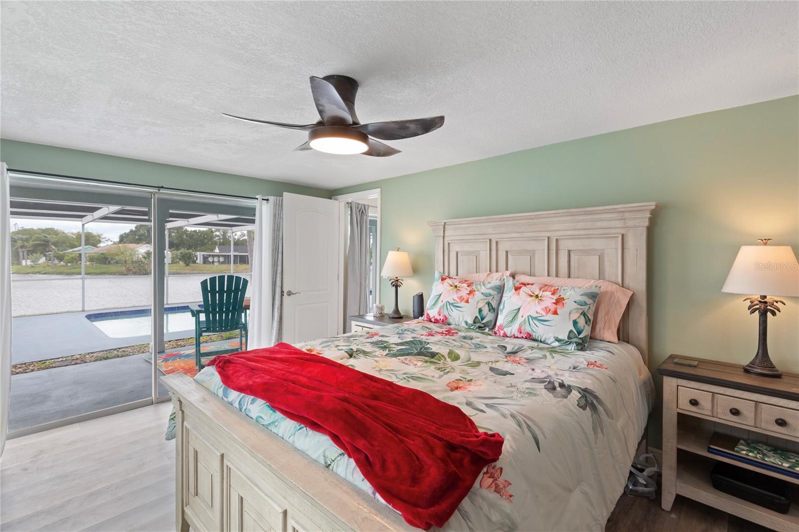 Listing photo id 13 for 3409 Springfield Drive