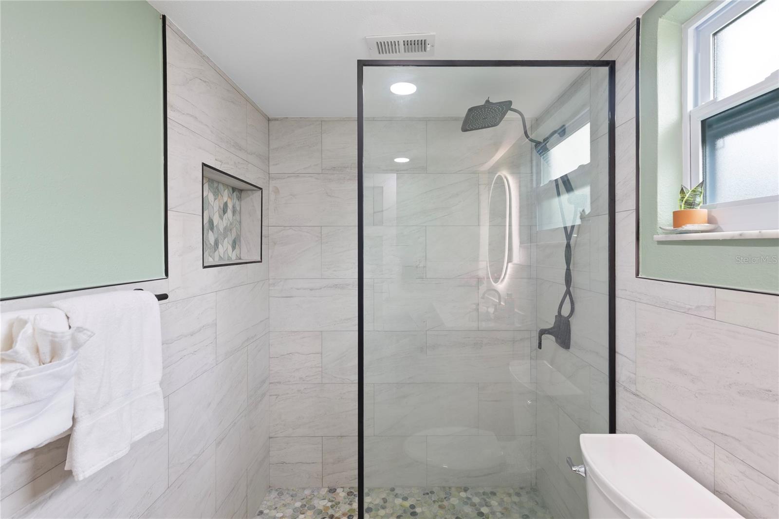 Listing photo id 17 for 3409 Springfield Drive