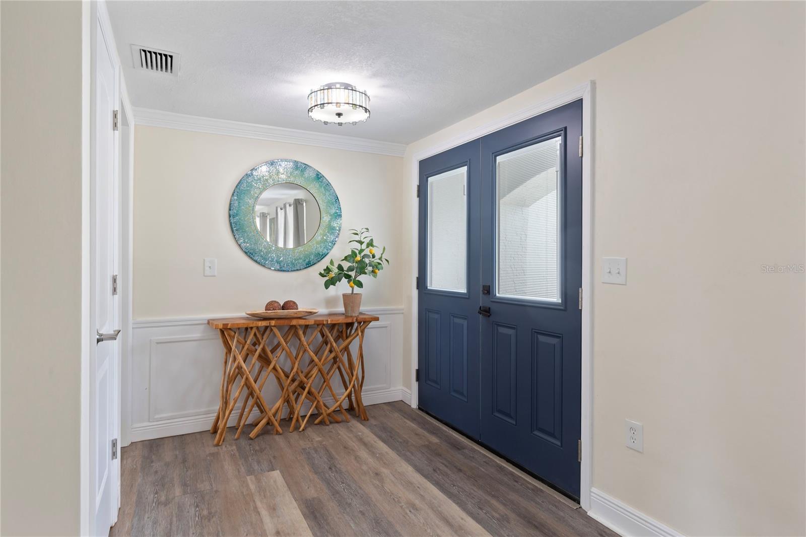 Listing photo id 0 for 3409 Springfield Drive