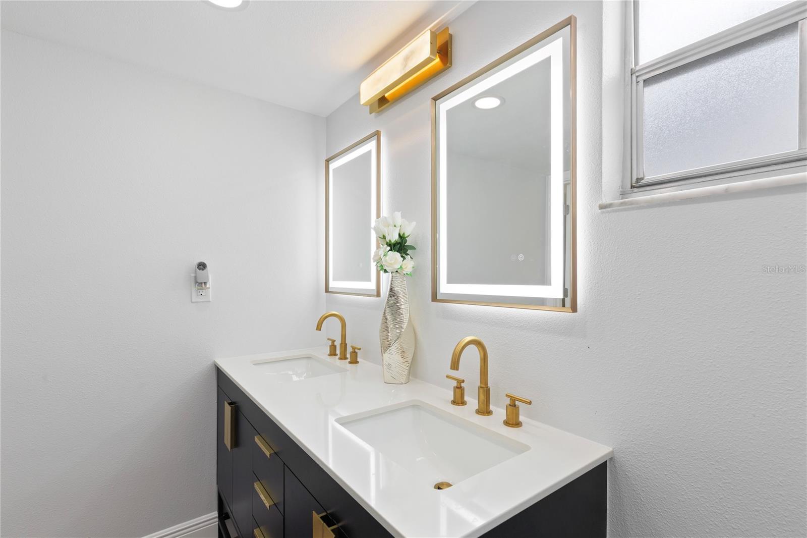 Listing photo id 21 for 3409 Springfield Drive