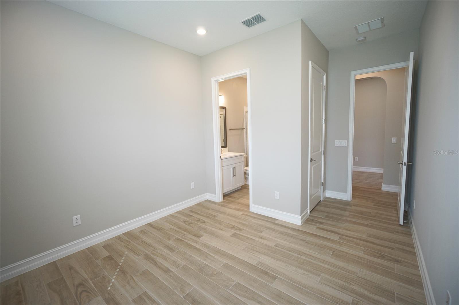 Image 5 of 47 For 19817 Cypress Bridge Drive