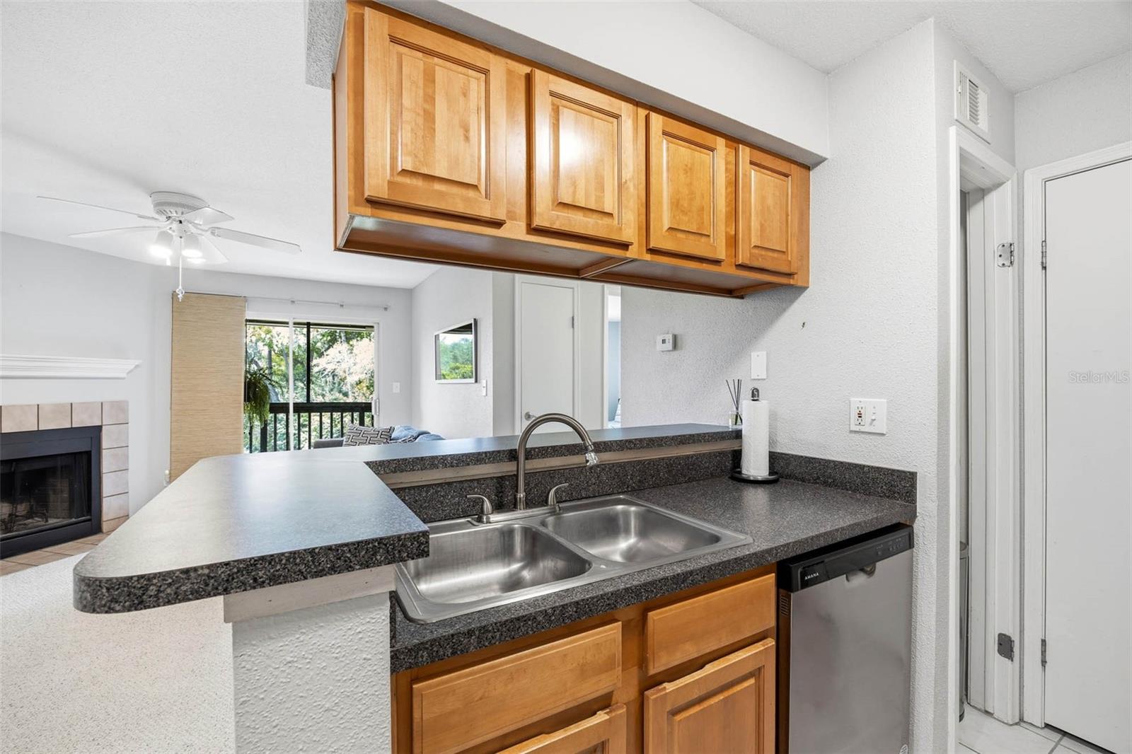 Image 10 of 40 For 9100 Dr Martin Luther King Jr Street N 406