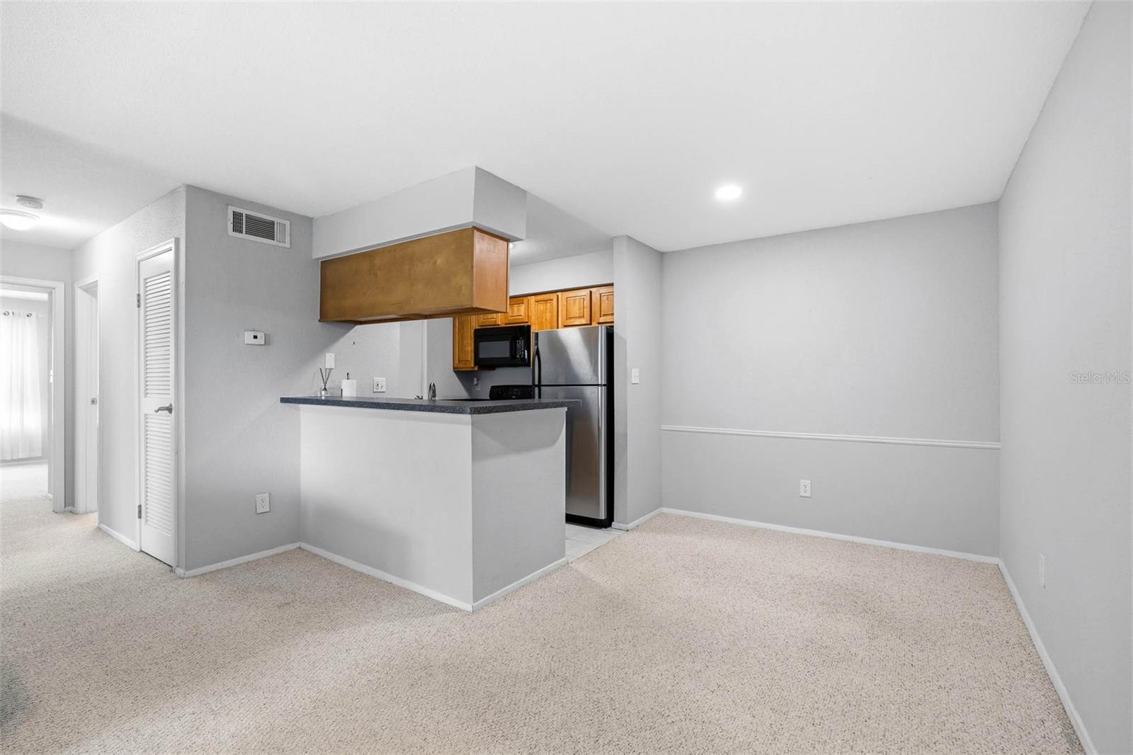 Image 7 of 40 For 9100 Dr Martin Luther King Jr Street N 406