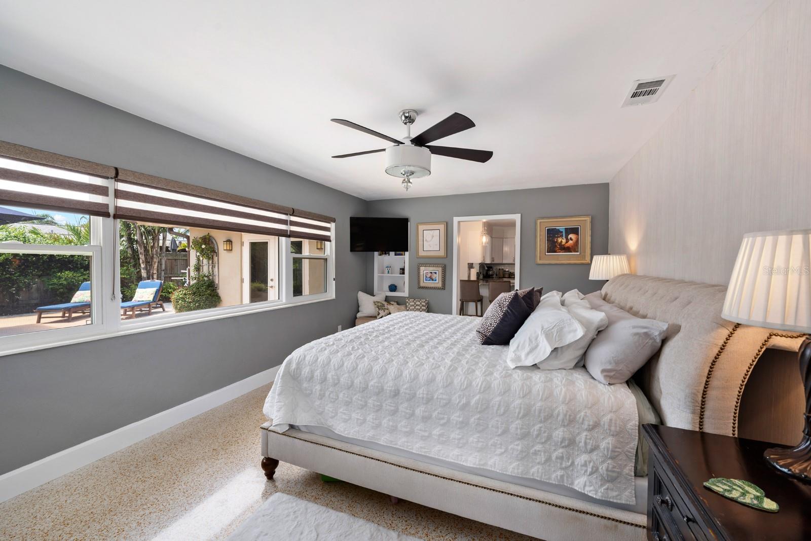 Image 13 of 32 For 1100 36th Avenue Ne