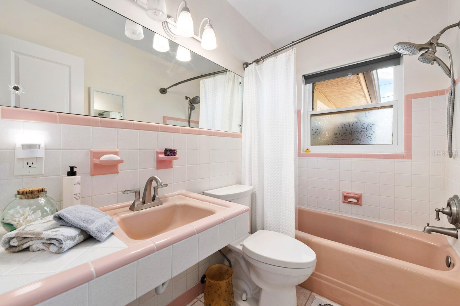 Image 17 of 32 For 1100 36th Avenue Ne