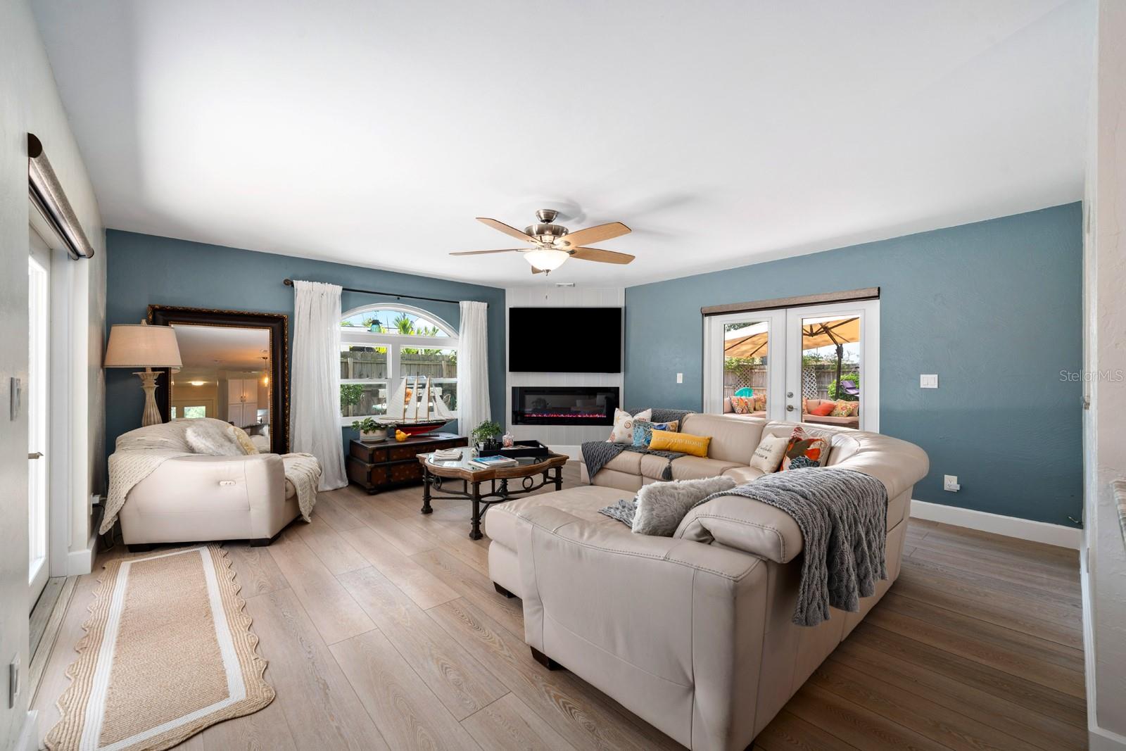 Image 3 of 32 For 1100 36th Avenue Ne