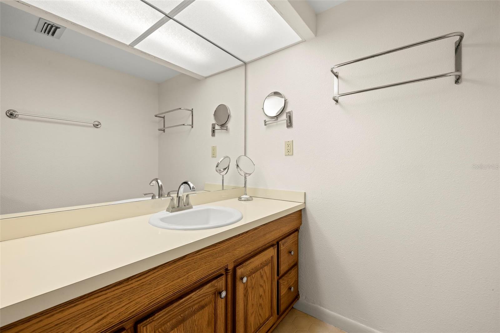 Image 10 of 45 For 9415 Blind Pass Road 1006